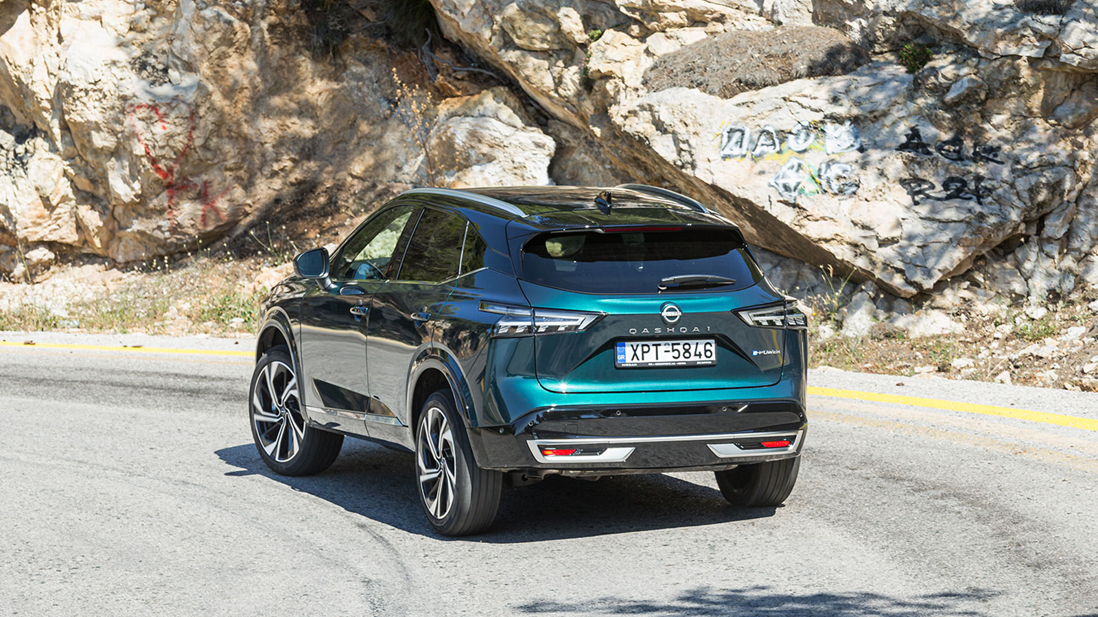 Nissan Qashqai VS Volkswagen Tiguan Βαθμολογίες. Ποιο είναι καλύτερο σε κατανάλωση, χώρους, επιδόσεις, εγγυήσεις.